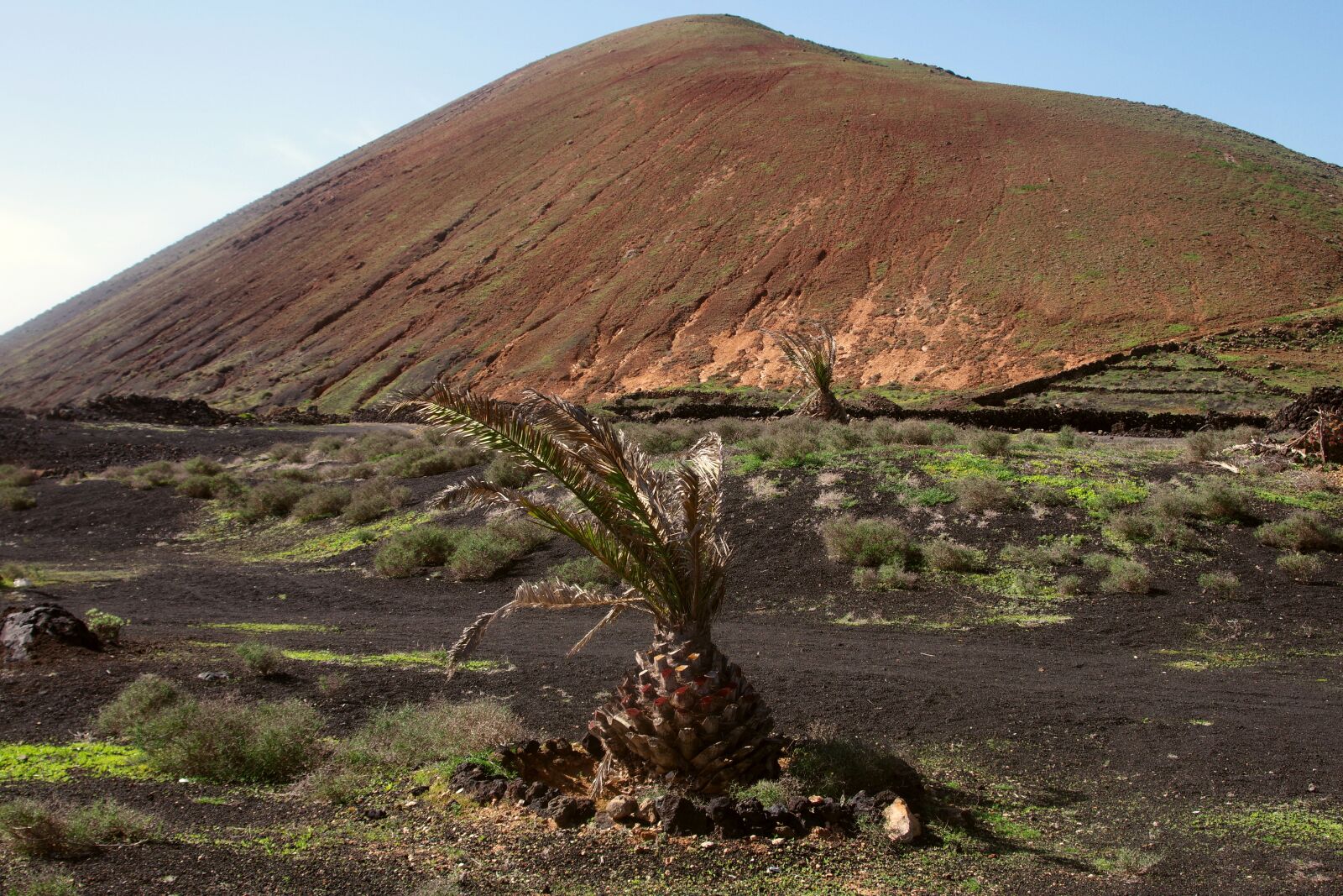 Pentax K-S2 sample photo. Lanzarote, caldera, volcano photography