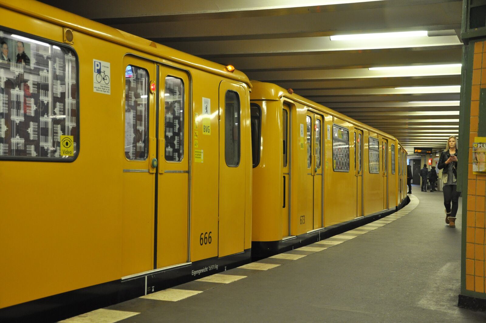 Nikon D5000 sample photo. Metro, berlin, transport photography