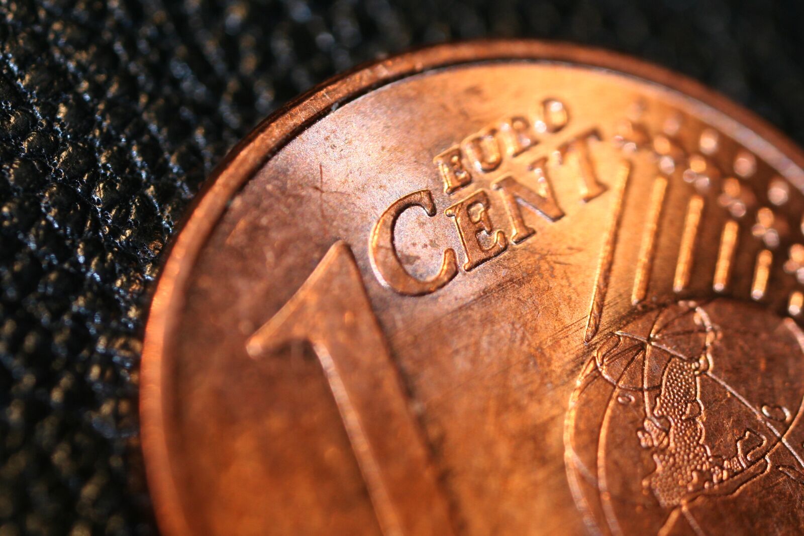 Canon EOS 350D (EOS Digital Rebel XT / EOS Kiss Digital N) sample photo. Loose change, coin, money photography