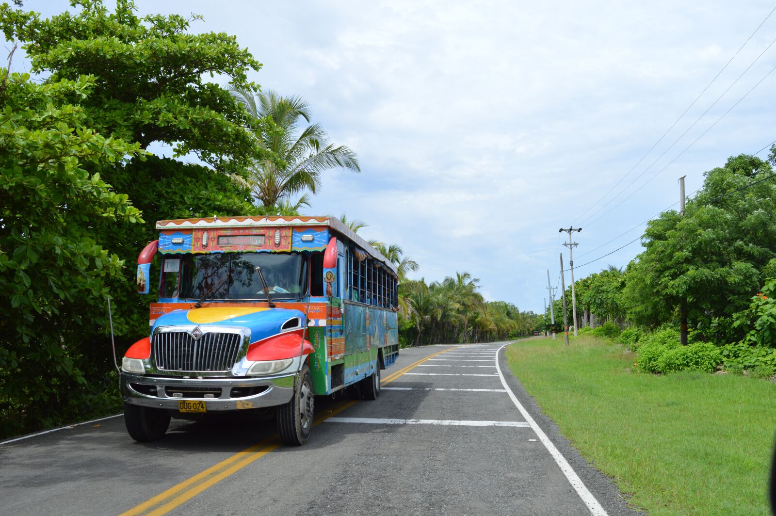 Nikon D3200 sample photo. Chiva, car, landscape photography
