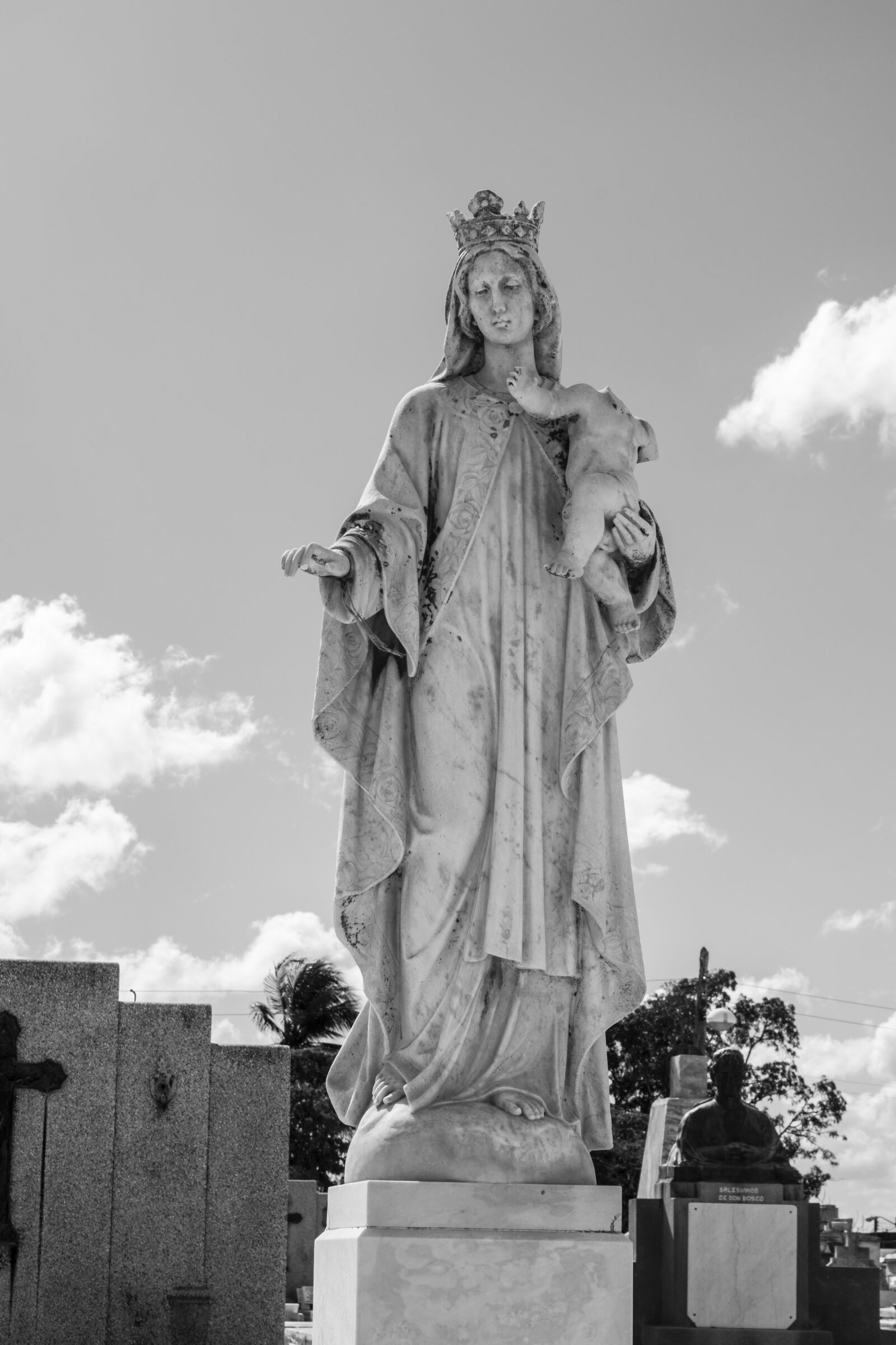 Canon EOS 200D (EOS Rebel SL2 / EOS Kiss X9) sample photo. Cemetery, camaguey, virgin photography