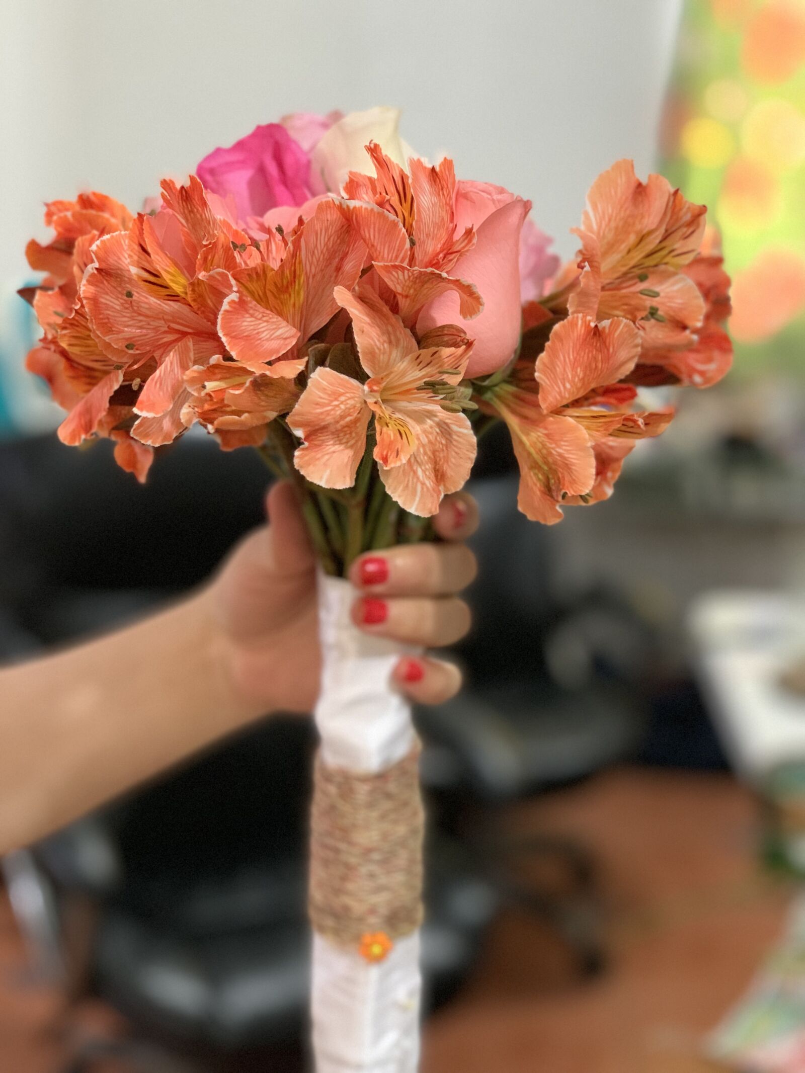 iPhone XS back dual camera 6mm f/2.4 sample photo. Flowers, bouquet, love photography