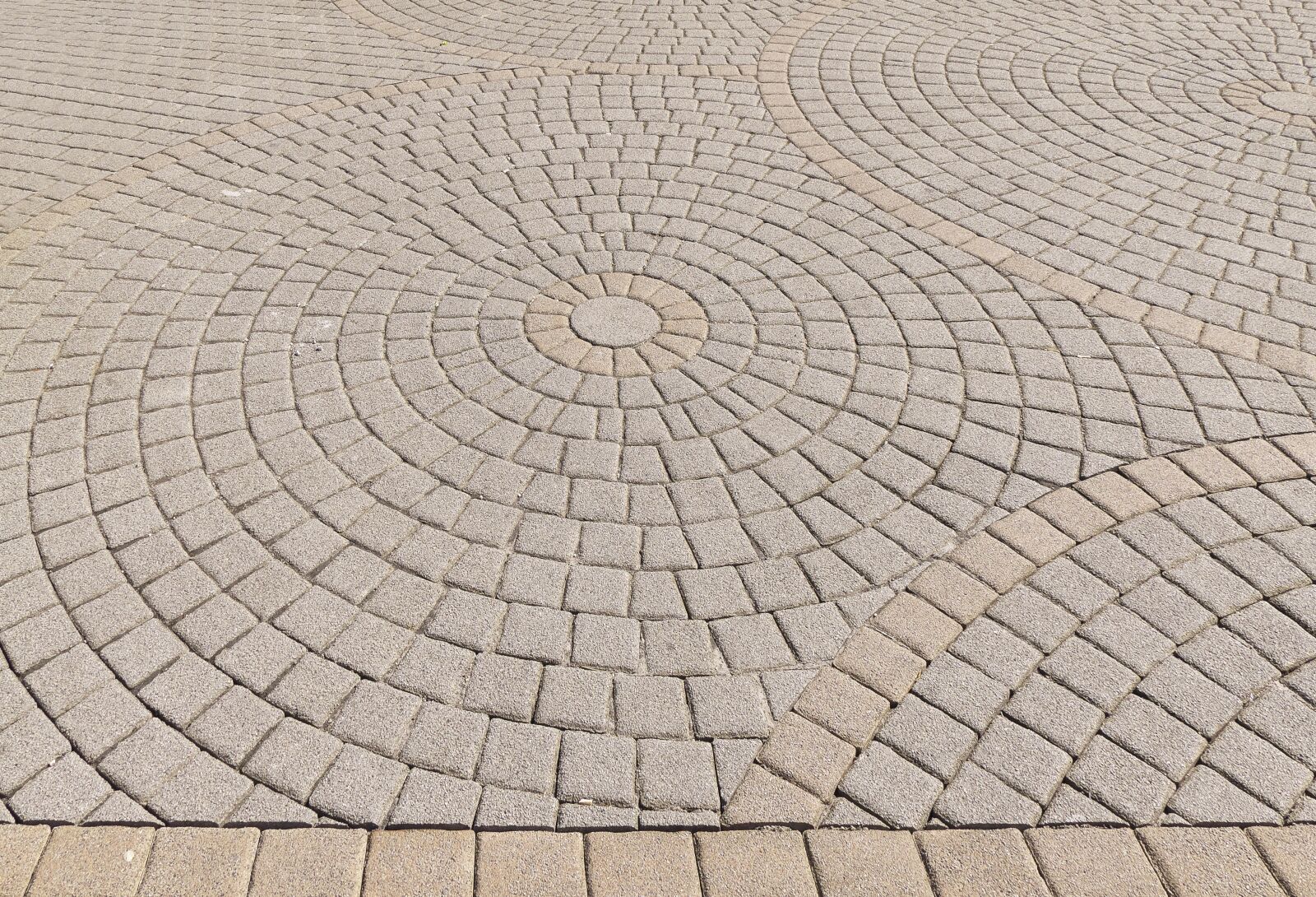 Panasonic Lumix DMC-FZ1000 sample photo. Patch, paving stones, circle photography