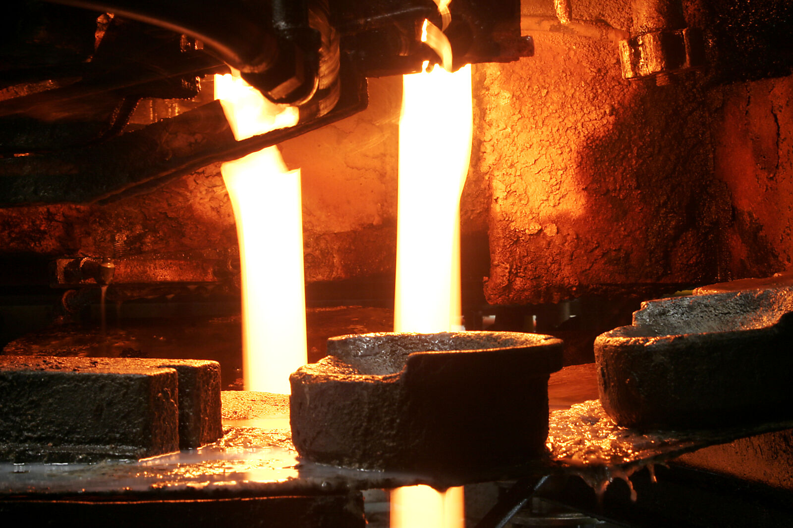Canon EOS 20D sample photo. Factory, glass, machinery, melting photography