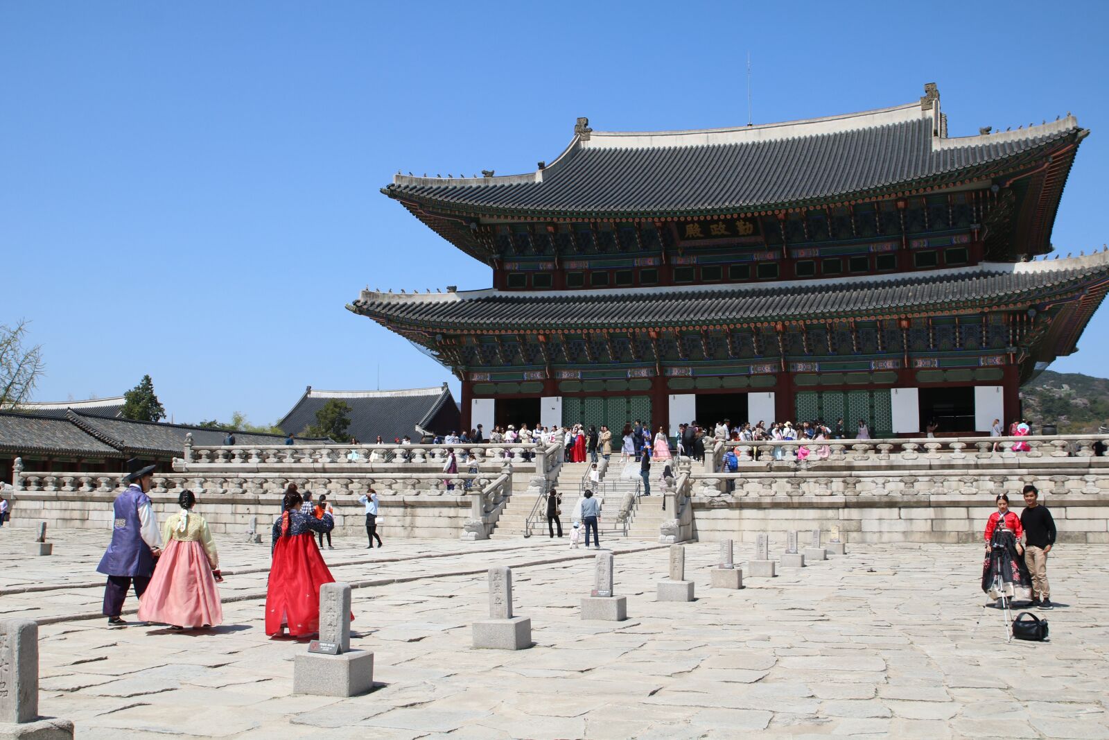 Canon EOS 750D (EOS Rebel T6i / EOS Kiss X8i) sample photo. Palace, travel, republic of photography
