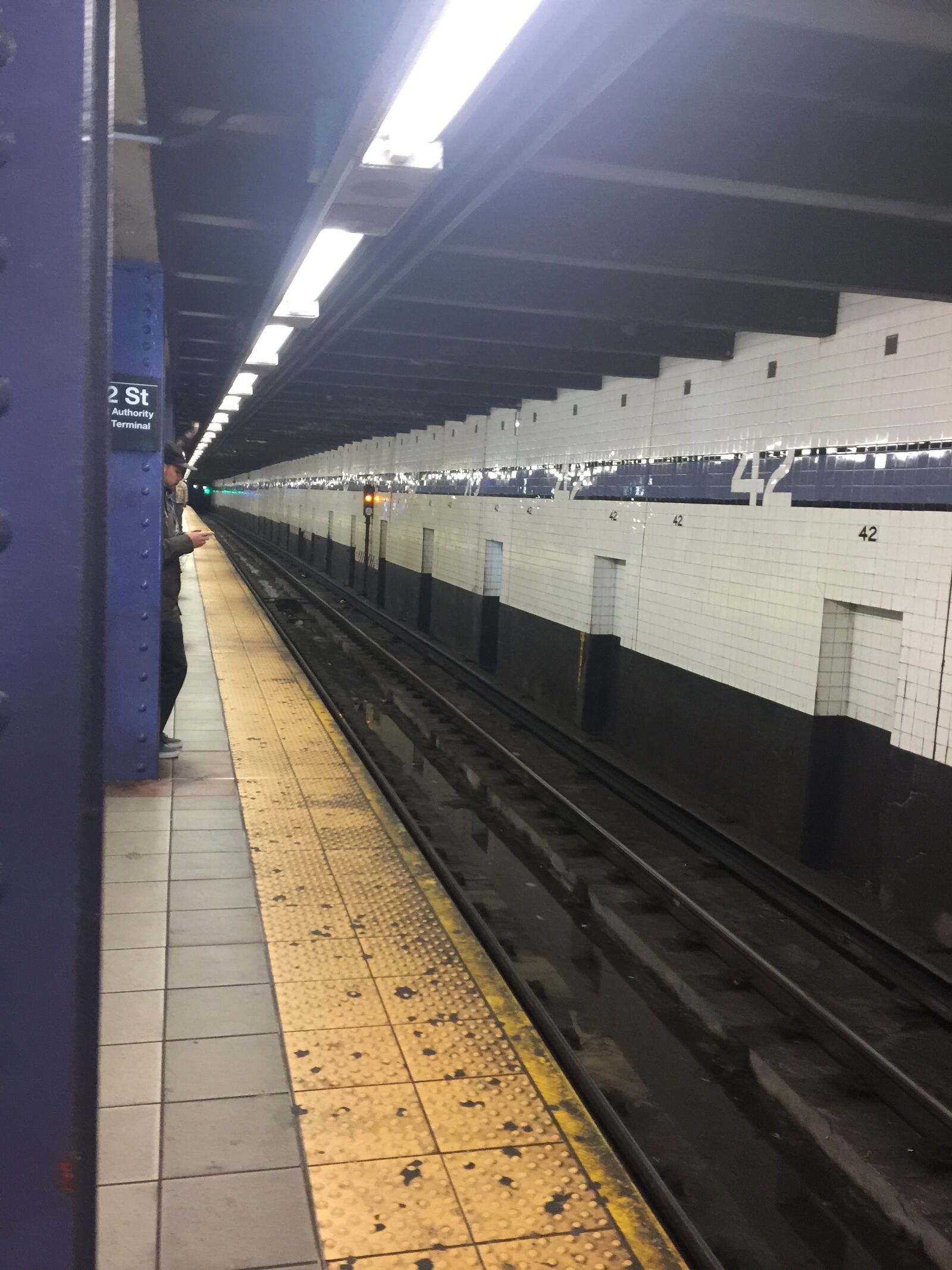 iPhone 6 Plus back camera 4.15mm f/2.2 sample photo. City, mass, transit, subway photography