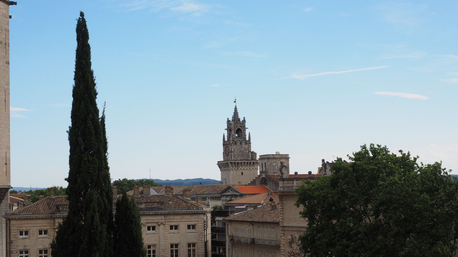 Olympus OM-D E-M1 + Olympus M.Zuiko Digital ED 12-40mm F2.8 Pro sample photo. Avignon, tower, bell tower photography