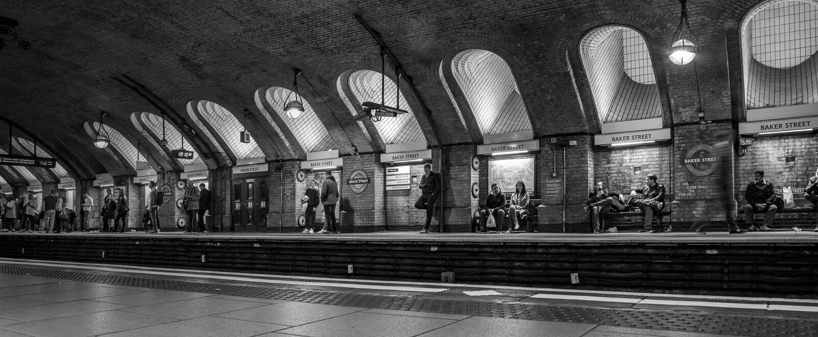 Canon EOS 5D Mark II + Canon EF 24-105mm F4L IS USM sample photo. Baker street tube station photography