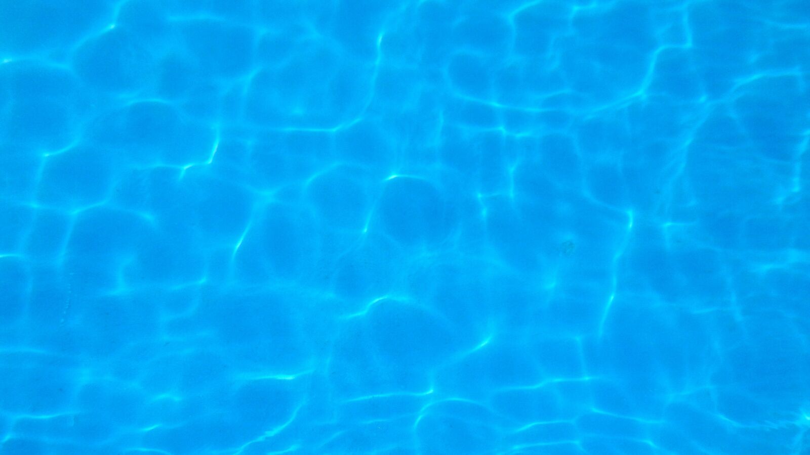 Nikon Coolpix L830 sample photo. Outdoor swimming pool, water photography