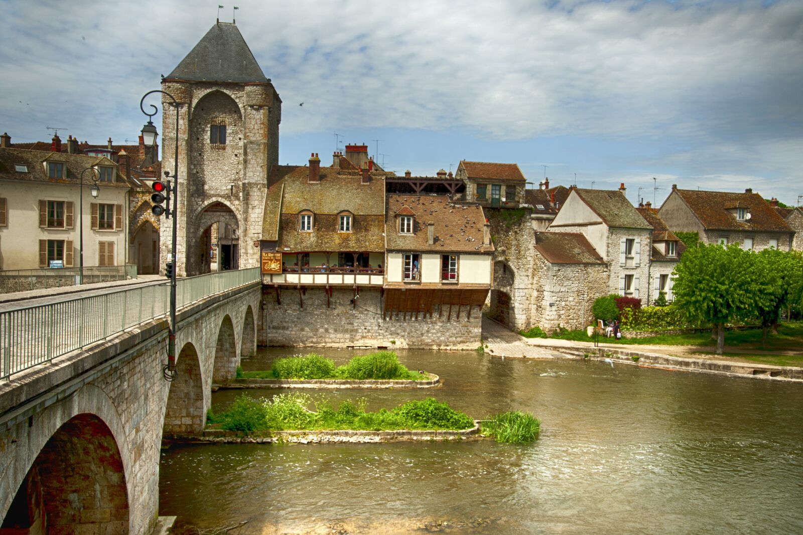 Nikon D700 sample photo. Moret-sur-loing, city, river photography