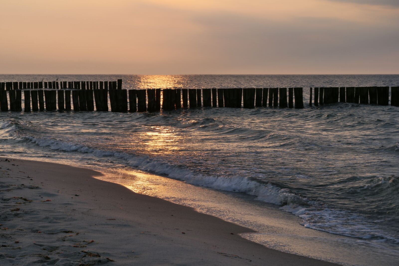 Panasonic Lumix DC-G9 sample photo. Beach, sea, waters photography