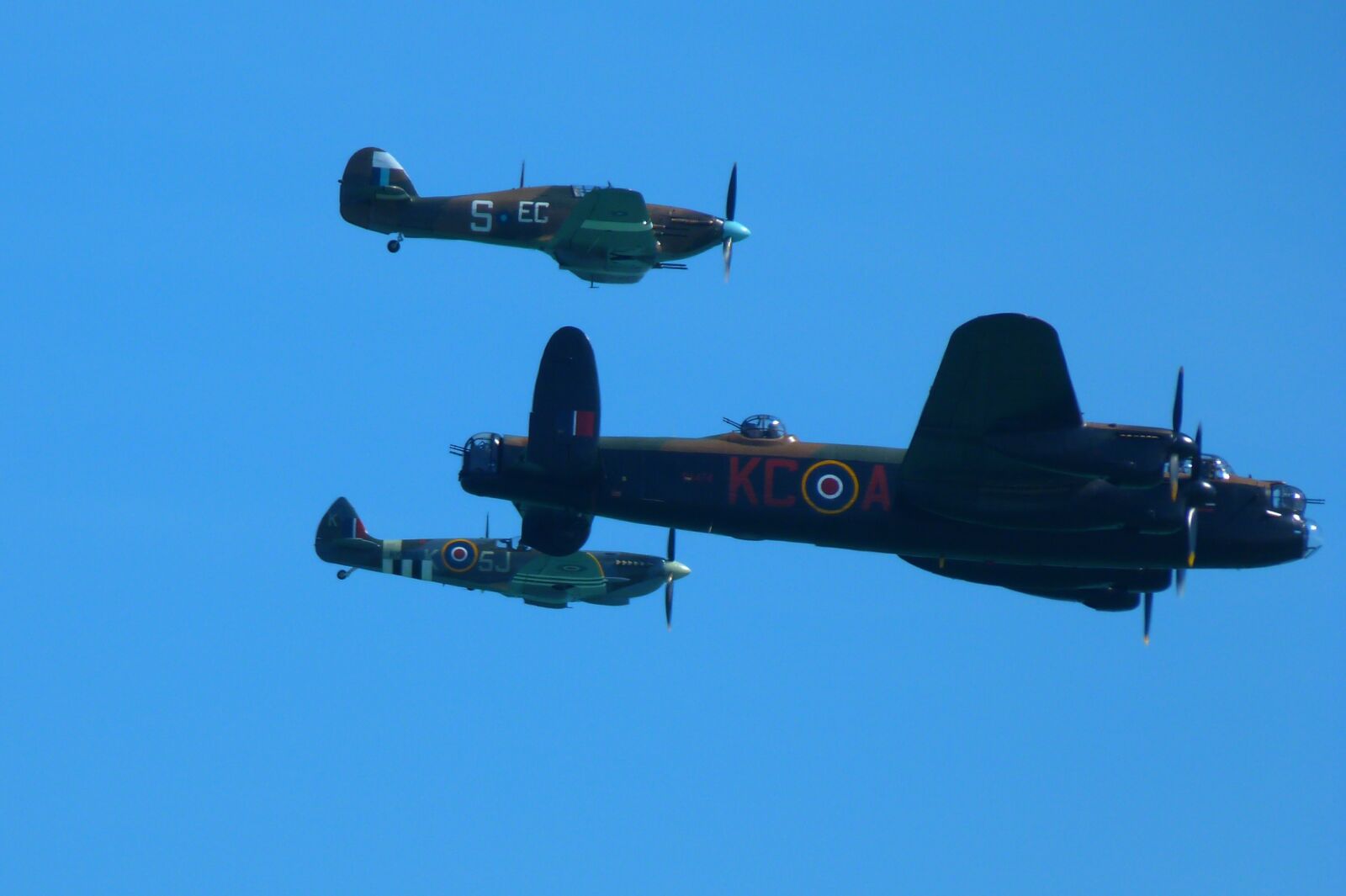 Panasonic Lumix DMC-FZ40 (Lumix DMC-FZ45) sample photo. Aircraft, ww2, lancaster photography
