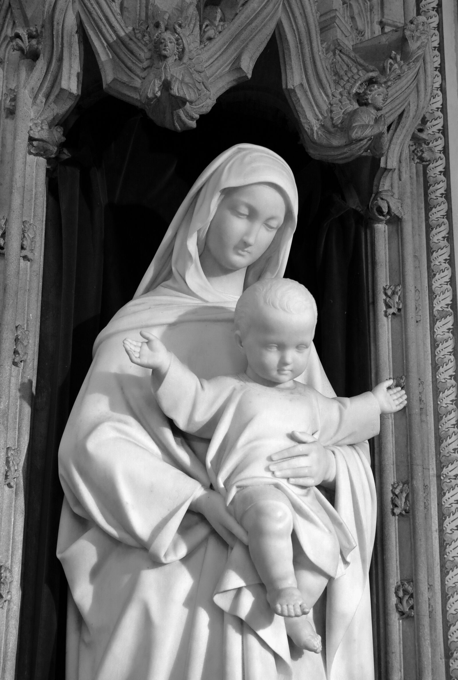 Canon EOS 80D sample photo. Mary, jesus, statue photography