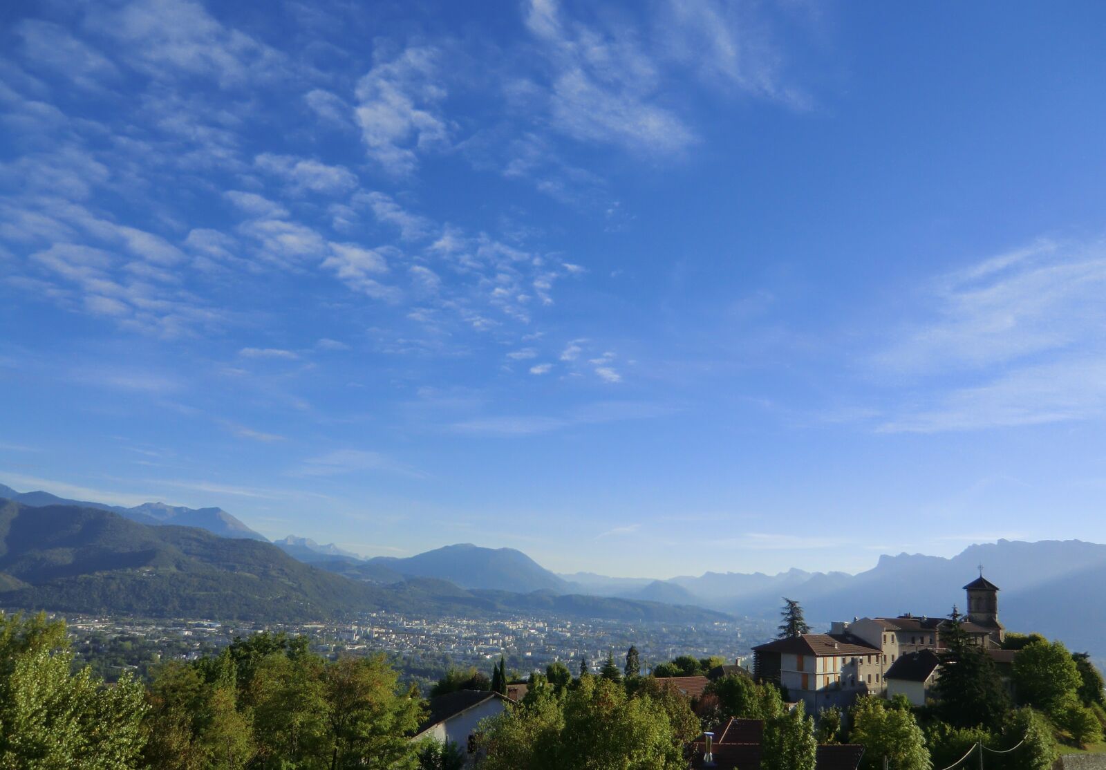 CASIO EX-H15 sample photo. Grenoble, corenc, mountains photography