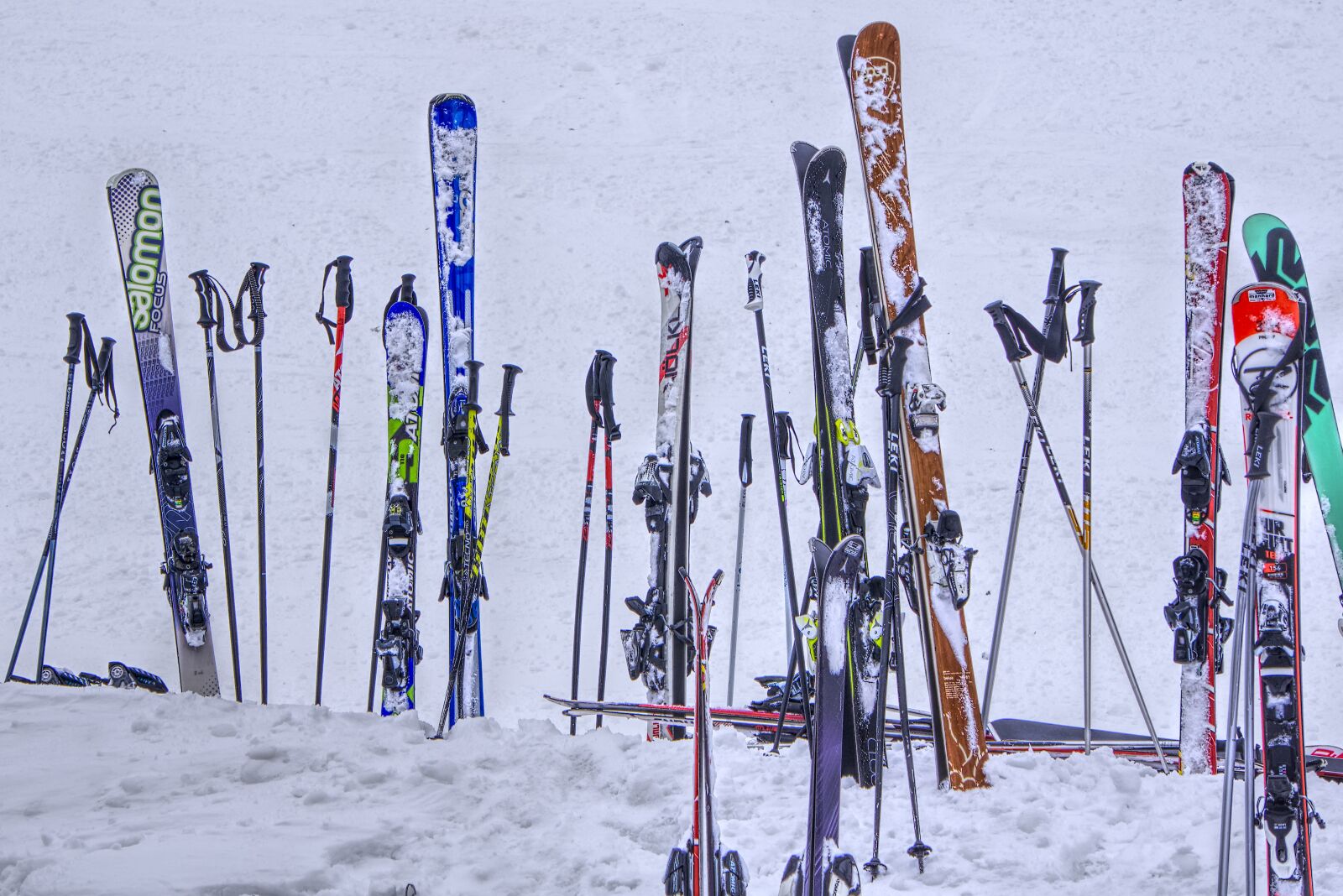 Sony E 55-210mm F4.5-6.3 OSS sample photo. Ski, sport, leisure photography