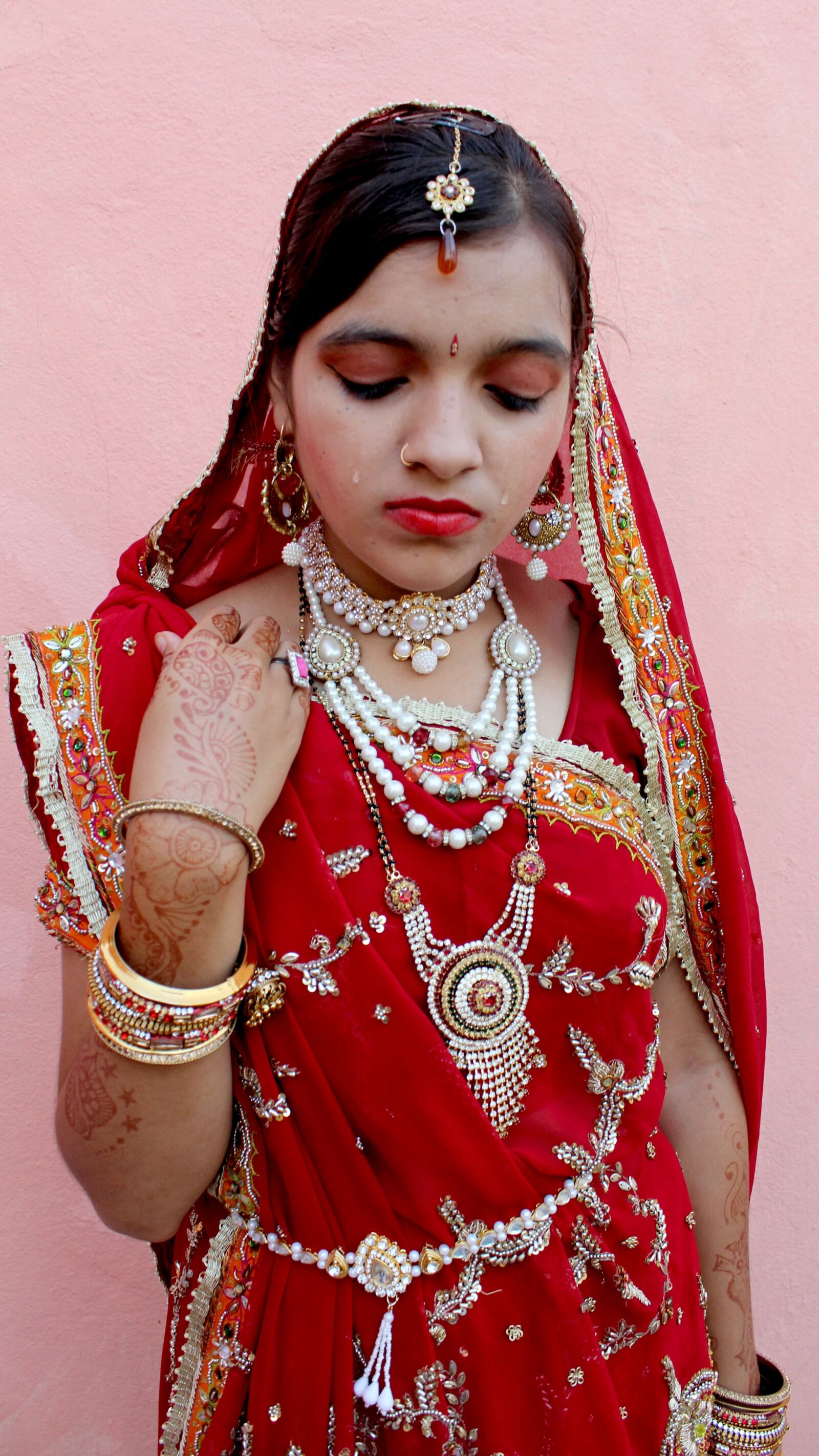 Canon EOS 700D (EOS Rebel T5i / EOS Kiss X7i) sample photo. Costume, traditional, jewelry photography