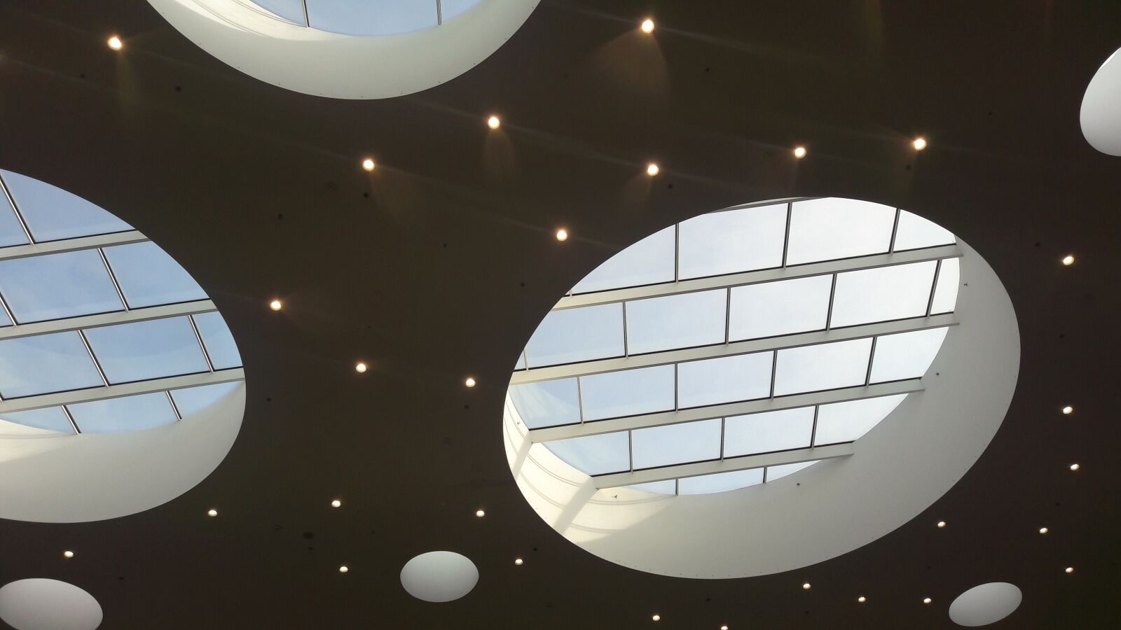 Samsung Galaxy A5(2016) sample photo. Architecture, the ceiling of photography