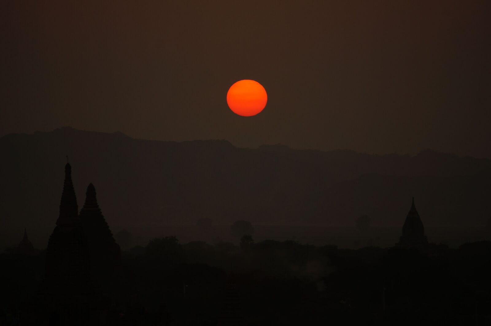 Sony Alpha NEX-6 sample photo. Burma, sunset, red photography