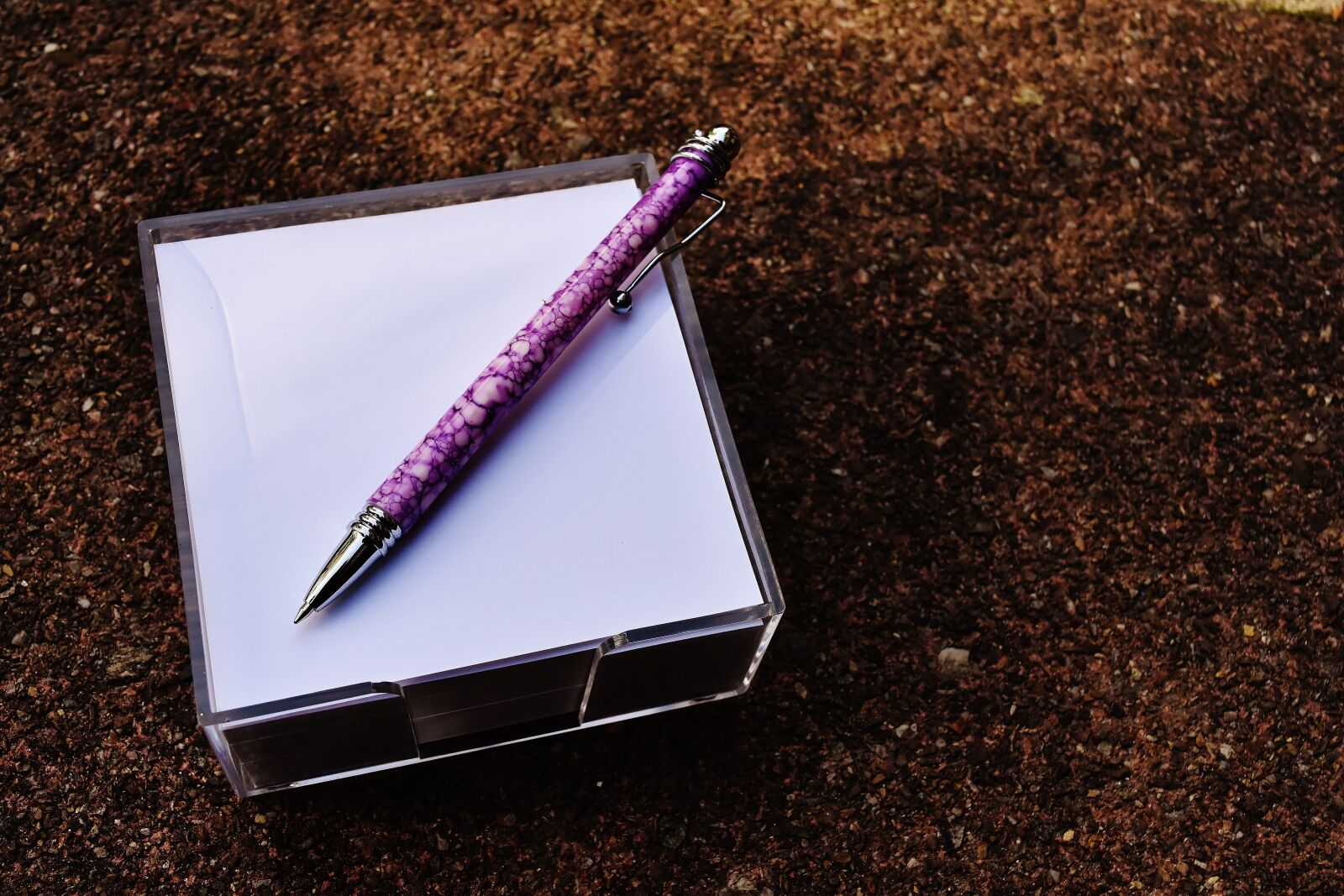 Nikon D7200 sample photo. Pen, stickies, memo photography