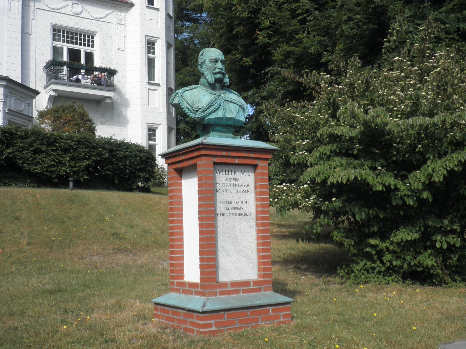 Olympus FE4010,X930 sample photo. Bust, plastic, kaiser wilhelm photography