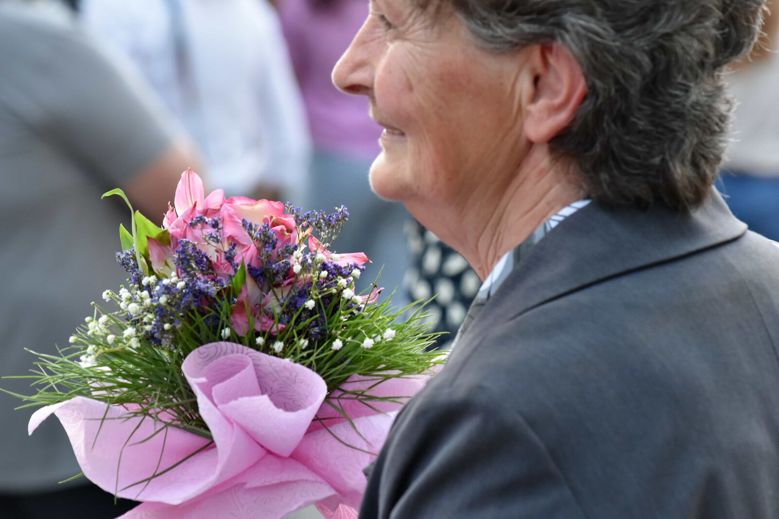 Nikon D5500 sample photo. Businessperson, businesswoman, ceremony, granny photography