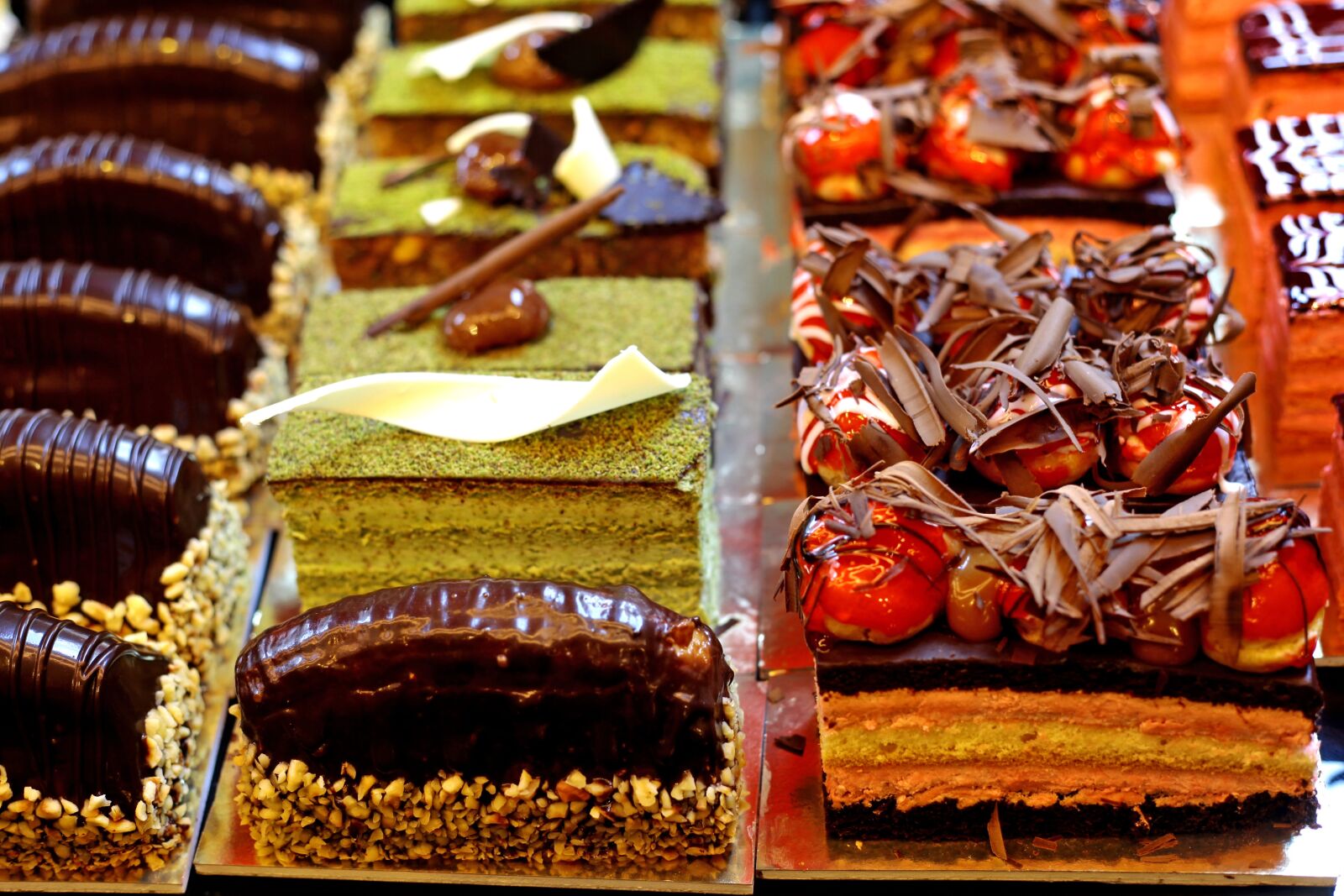 Canon EOS 5D Mark II sample photo. Cake, strawberry cake, chocolate photography