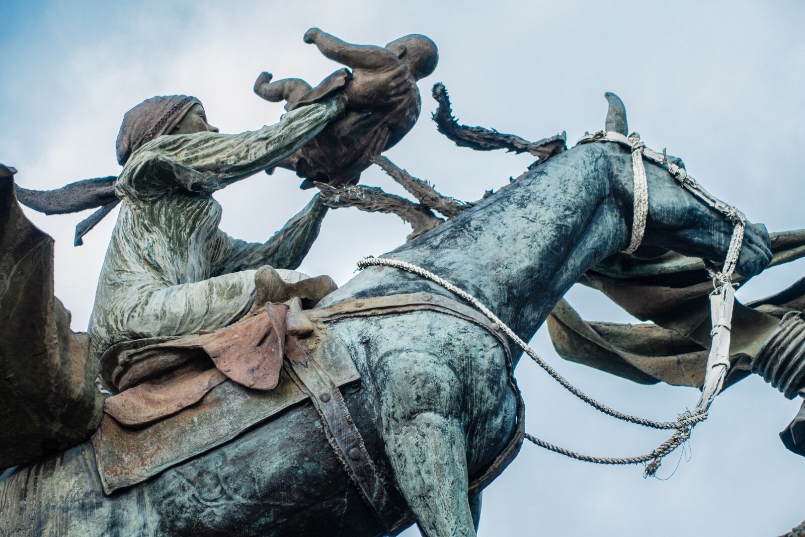Sony Cyber-shot DSC-RX100 III sample photo. Statues, manizales, colombia photography