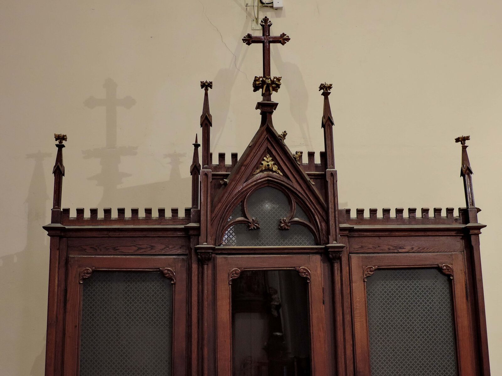 Nikon Coolpix P520 sample photo. Altar, christ, christianity, furniture photography