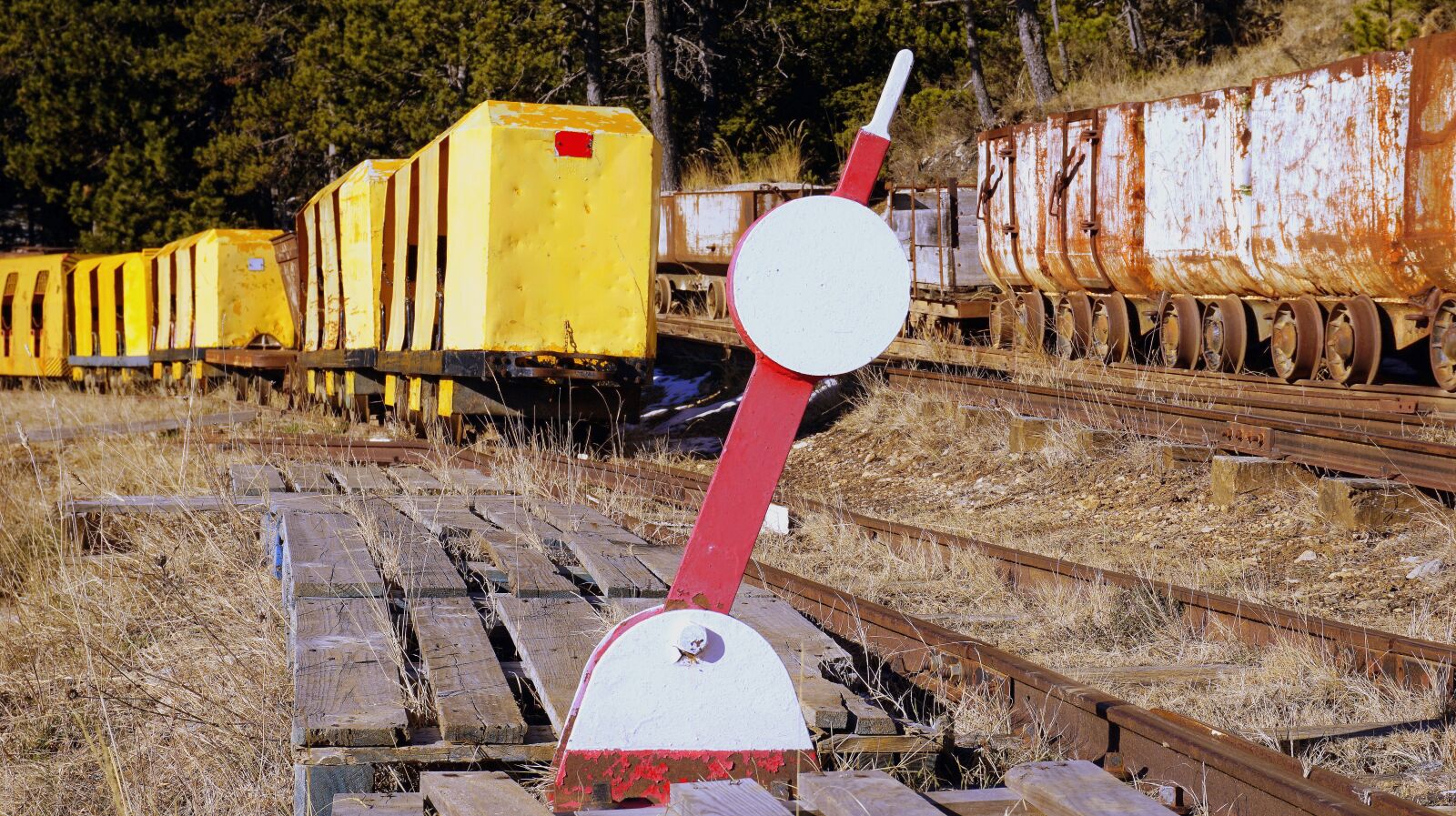Sony a6000 sample photo. Material, railway, infrastructure photography