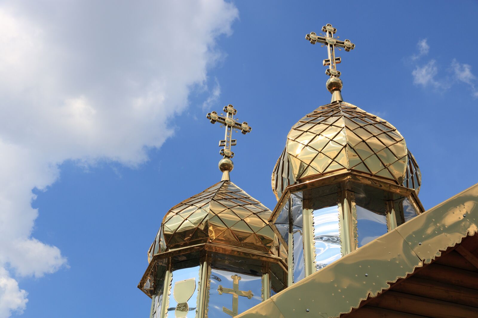 Canon EOS 750D (EOS Rebel T6i / EOS Kiss X8i) sample photo. Ukraine, church, spire photography