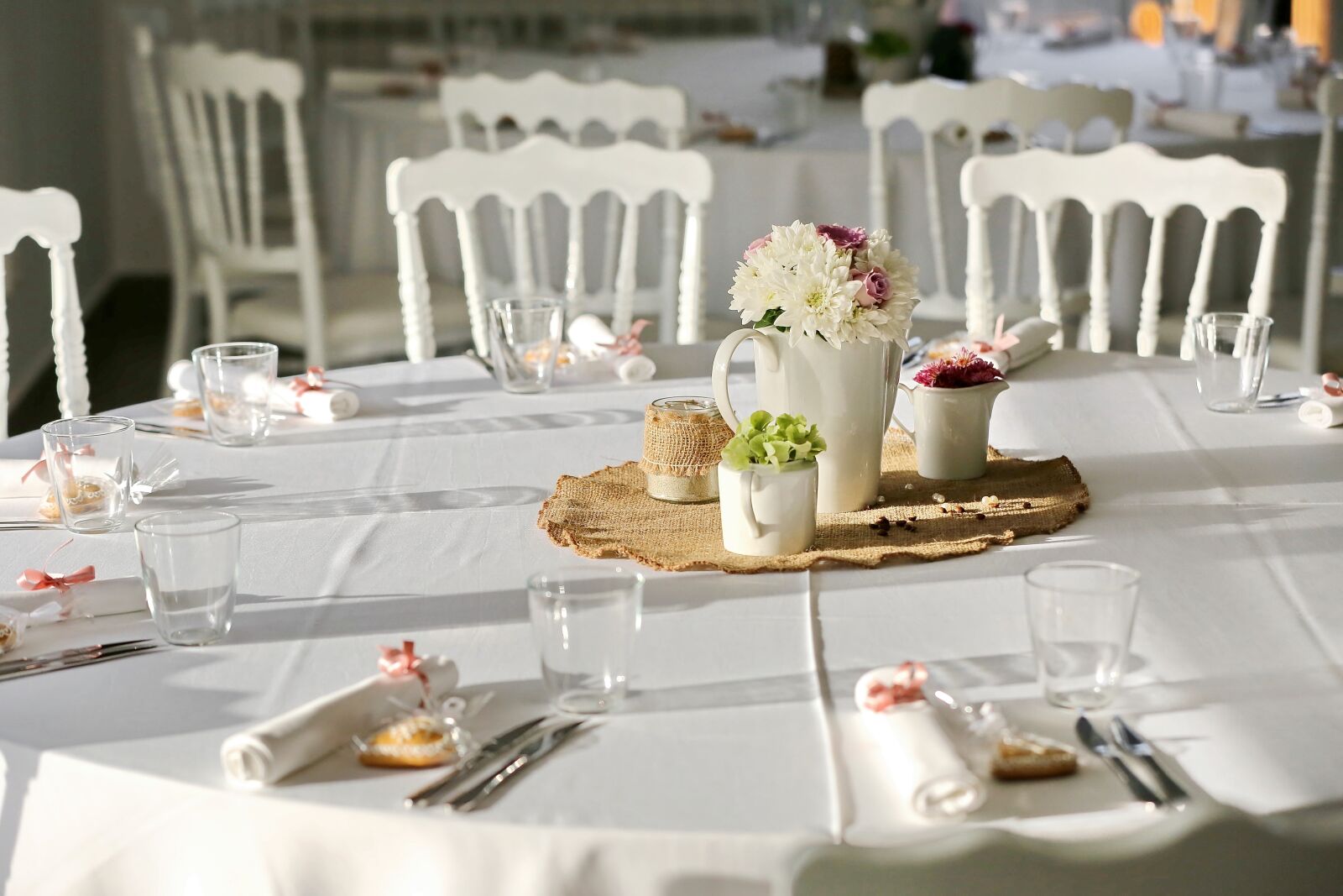 Canon EOS 5D Mark III sample photo. Chairs, cutlery, dining area photography
