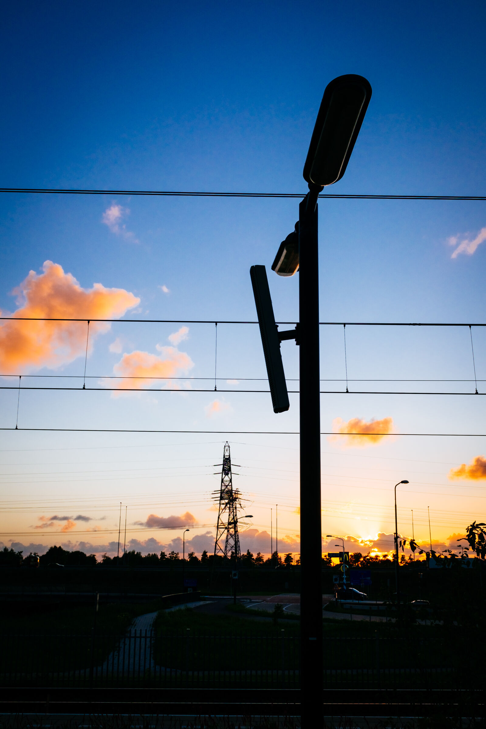 Fujifilm X100T sample photo. Station photography