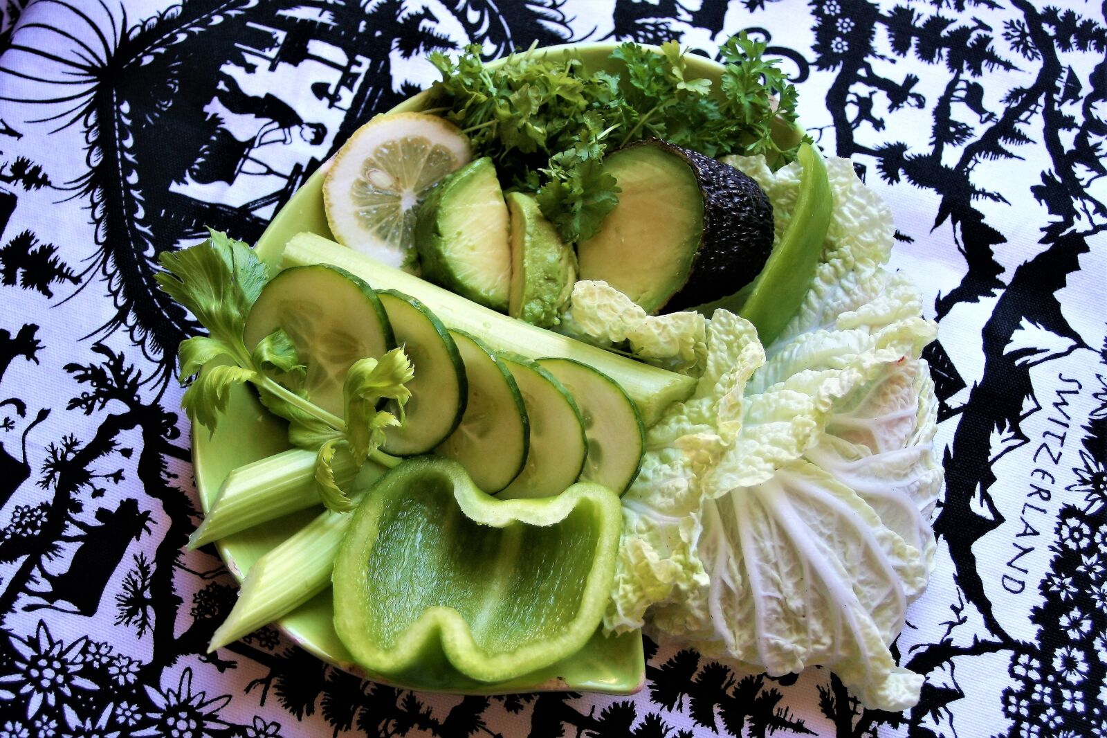Canon EOS 400D (EOS Digital Rebel XTi / EOS Kiss Digital X) sample photo. Green, vegetables, green food photography