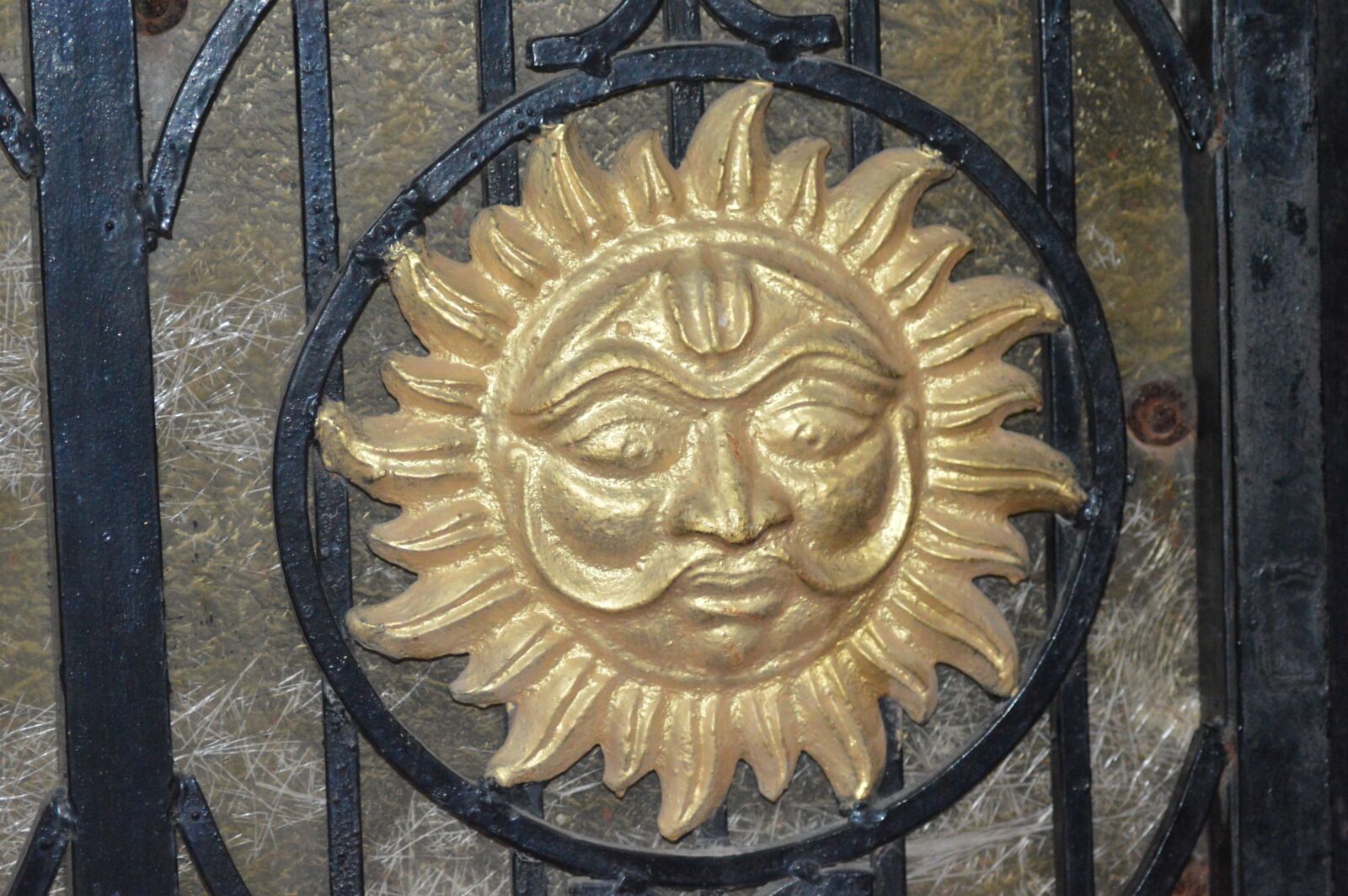 Nikon D3200 sample photo. Gate, gold, metal, sun photography