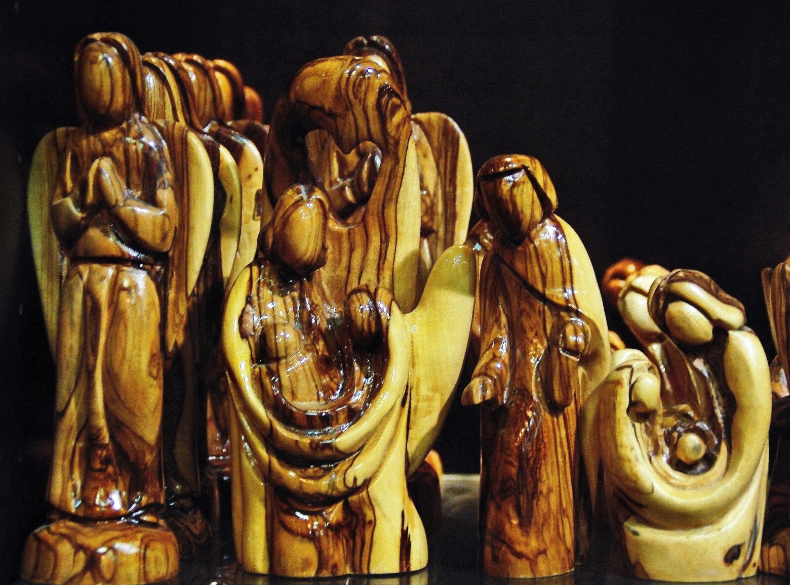 Pentax K200D sample photo. Israel, shop, sculpture photography