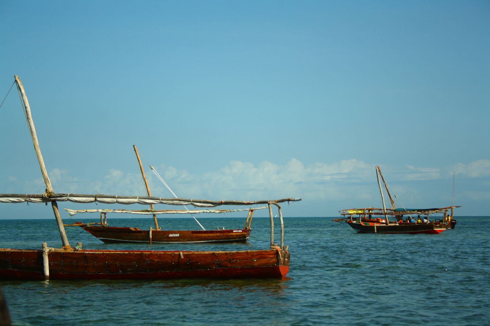 Canon EOS 1000D (EOS Digital Rebel XS / EOS Kiss F) sample photo. Boats, zanzibar, sea photography