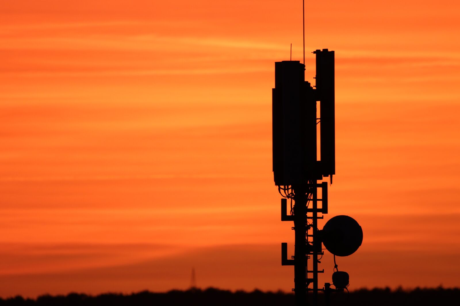 Canon EOS 7D Mark II sample photo. Transmitting antenna, mobile, sunset photography