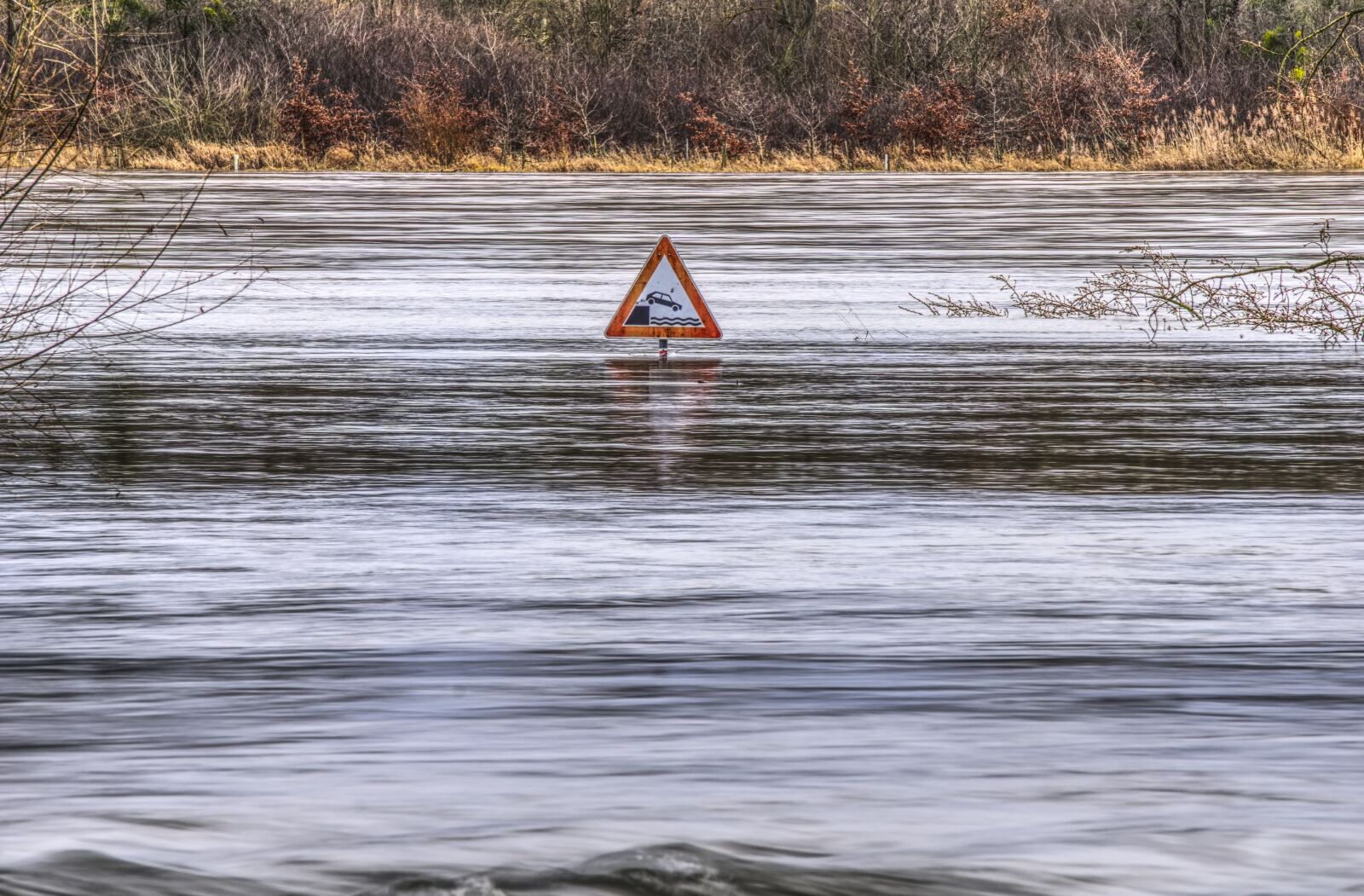 Sony E 55-210mm F4.5-6.3 OSS sample photo. High water, flow, river photography