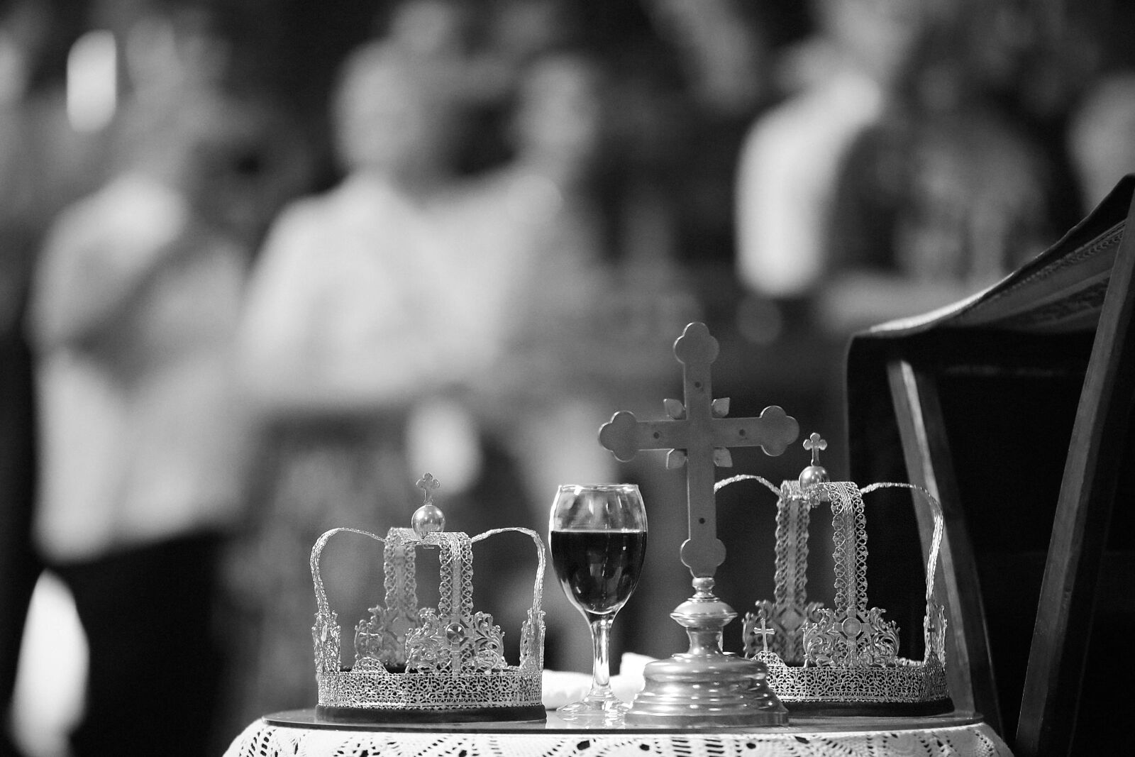 Canon EOS 5D Mark III sample photo. Red wine, religious, crown photography