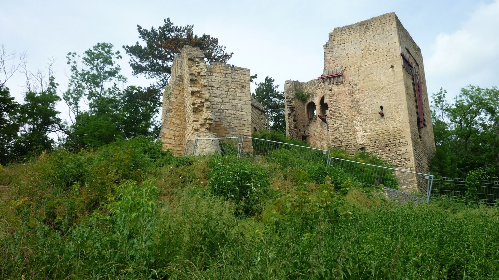 Panasonic Lumix DMC-FS6 sample photo. Lobdeburg, burgruine, cultural monument photography