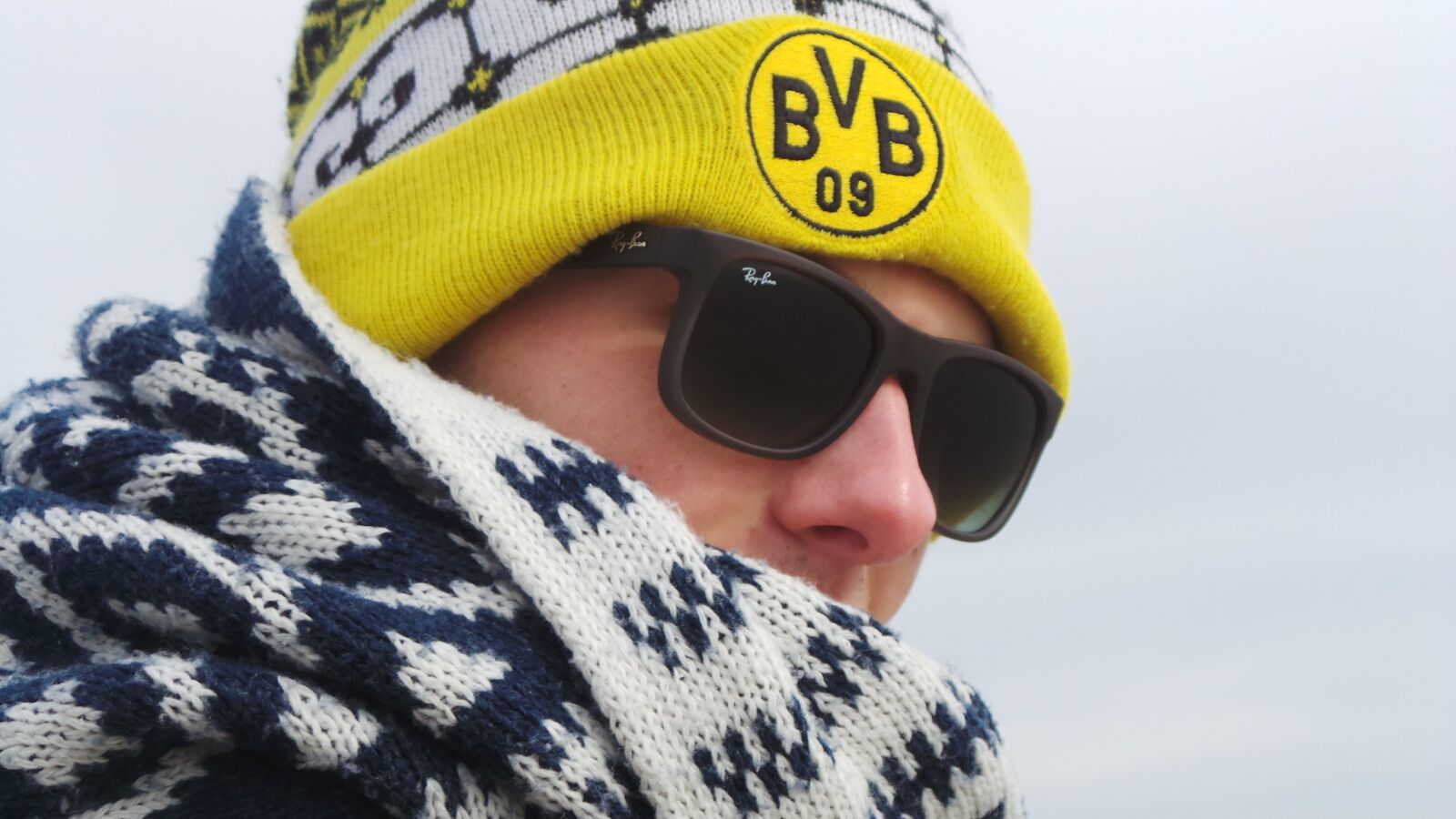 Samsung Galaxy Camera (Wi-Fi) sample photo. Bvb, sunglasses, cap photography