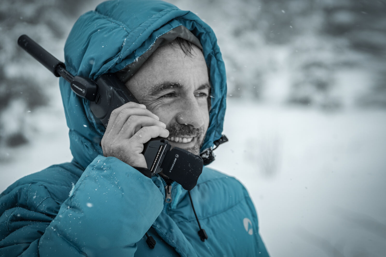 Sony a6000 + E 60mm F2.8 sample photo. Cold, snow, winter, communication photography