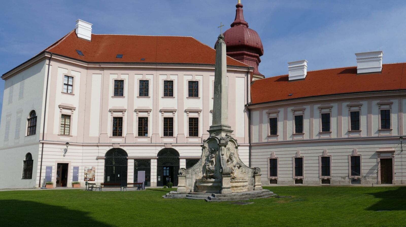 Panasonic Lumix DMC-FZ1000 sample photo. G ttweig abbey, monastery photography