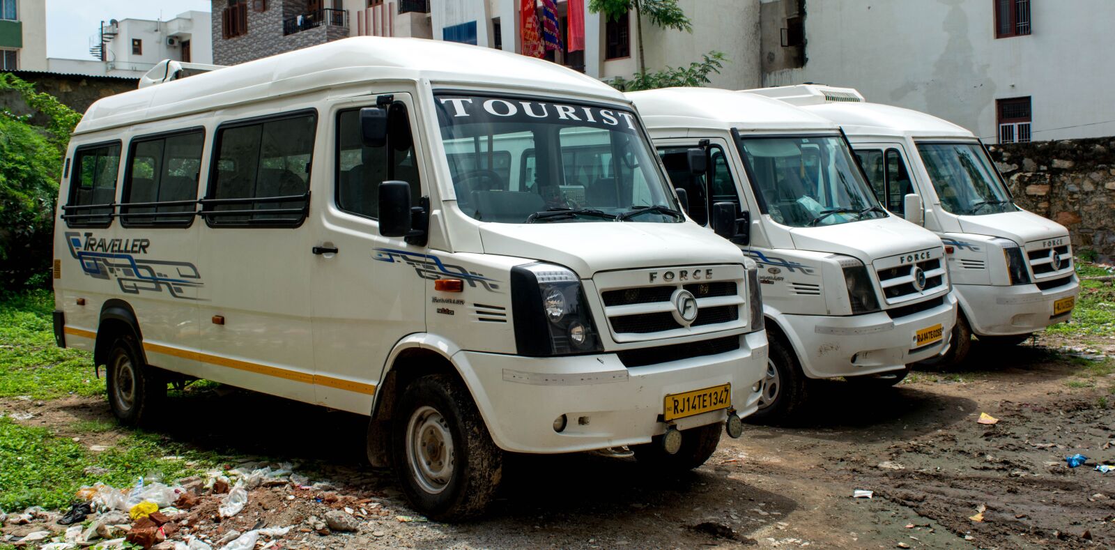 Nikon D5200 sample photo. Bus, tempo traveller, vehicle photography