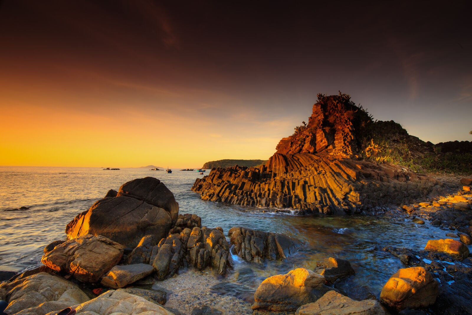 Canon EOS 5D Mark III sample photo. Sea, rocky coast, cliff photography
