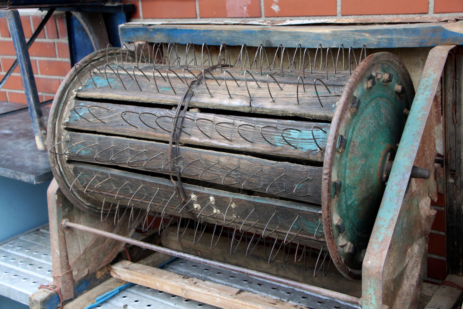 Canon EOS 650D (EOS Rebel T4i / EOS Kiss X6i) sample photo. Farming, thresher, tool photography