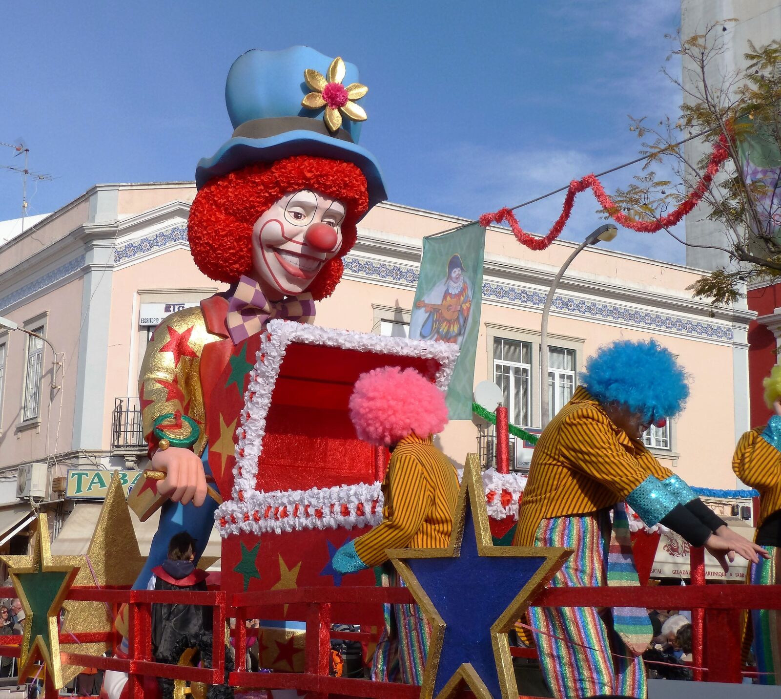 Panasonic Lumix DMC-ZS5 (Lumix DMC-TZ8) sample photo. Carnival, clown, parade photography