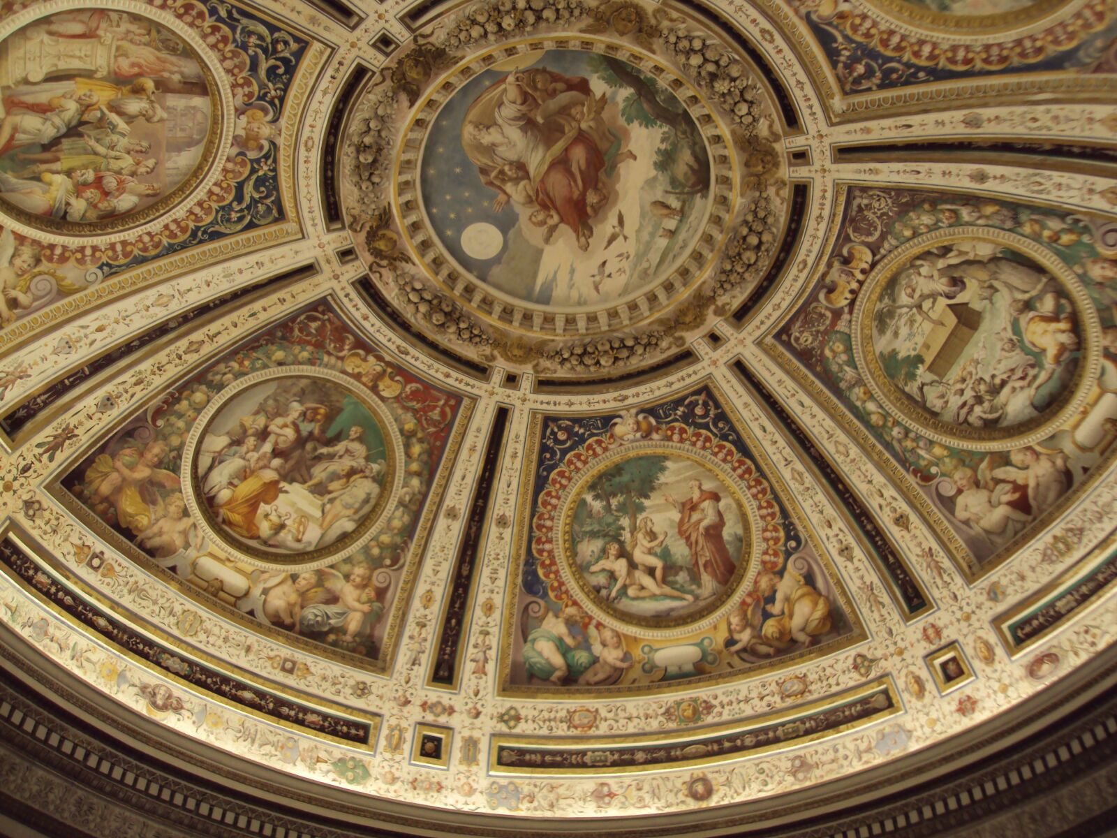 Sony DSC-S980 sample photo. Dome, ceiling, art photography