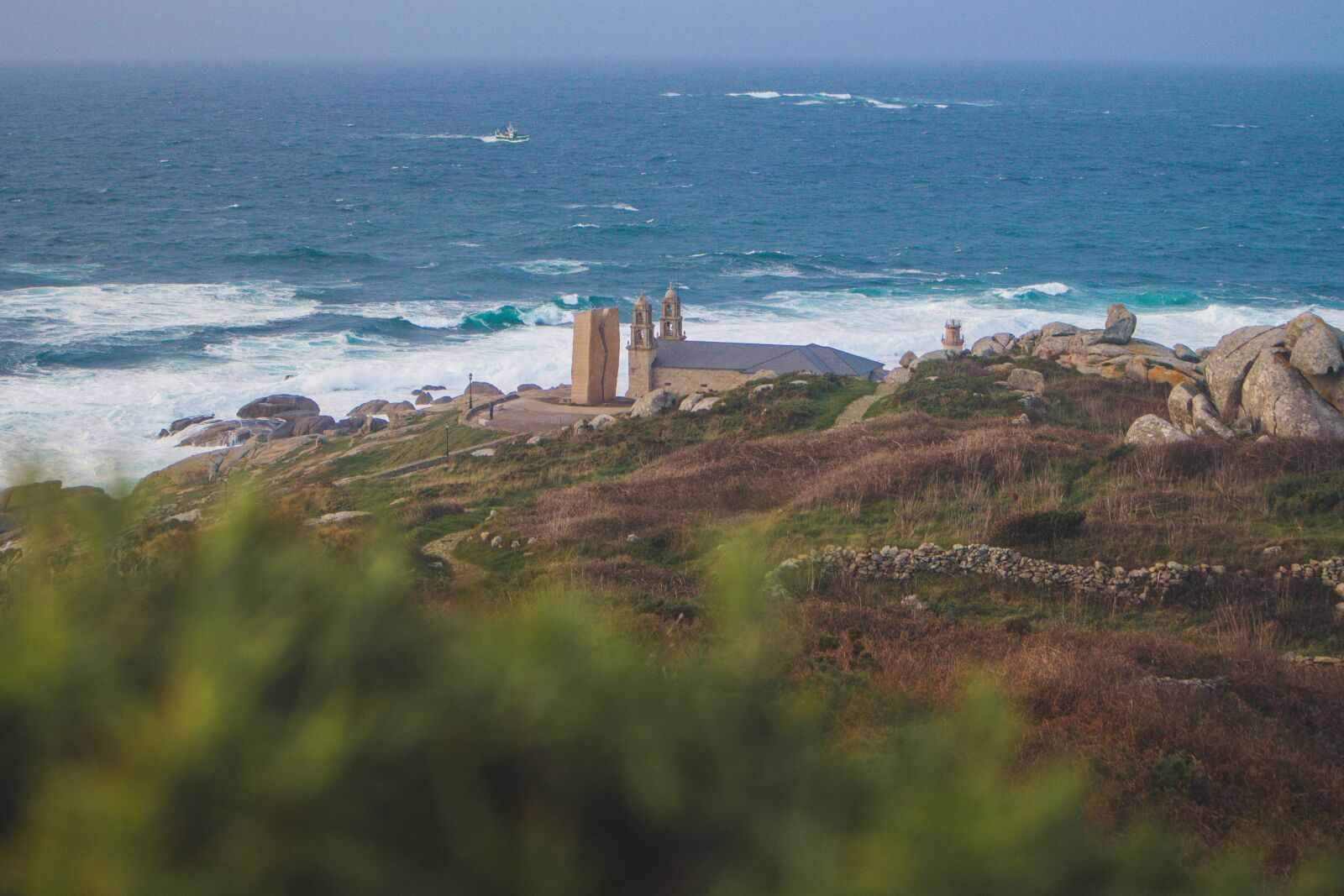 Canon EOS M100 sample photo. Sea, church, side photography