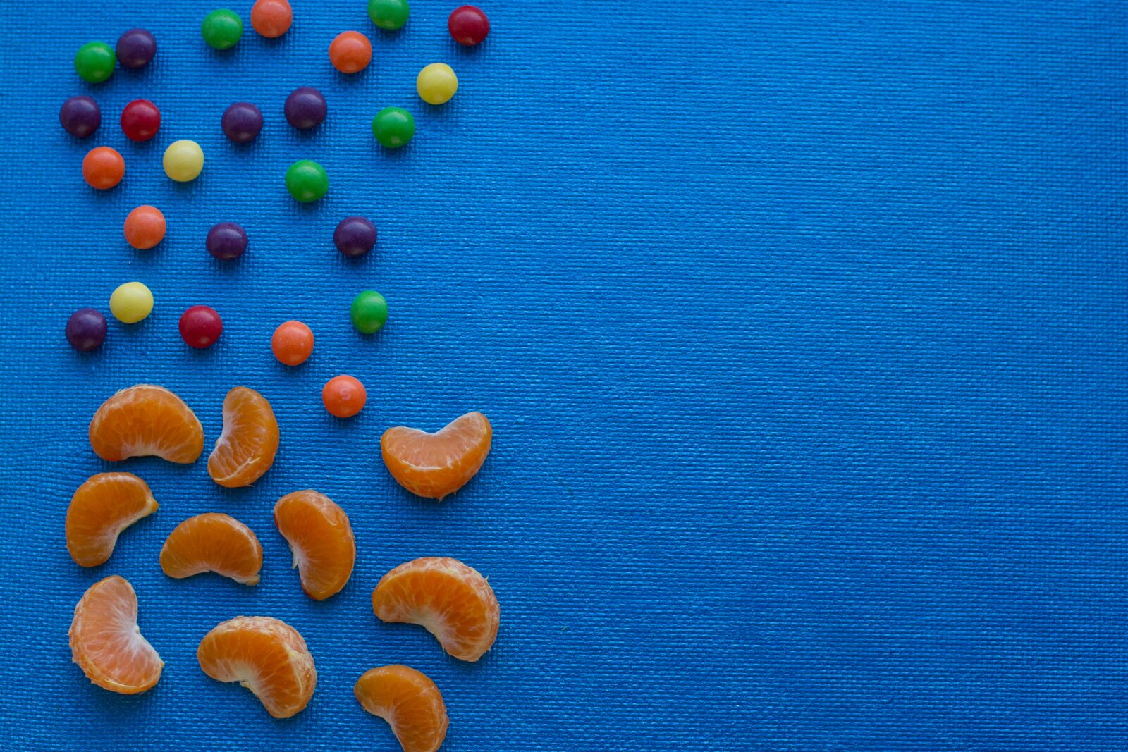 Canon EOS 7D + Canon EF 50mm F1.4 USM sample photo. Background, blue, candy photography